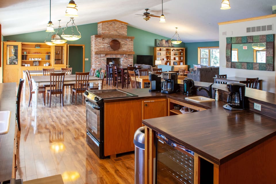 Full kitchen and wine fridge