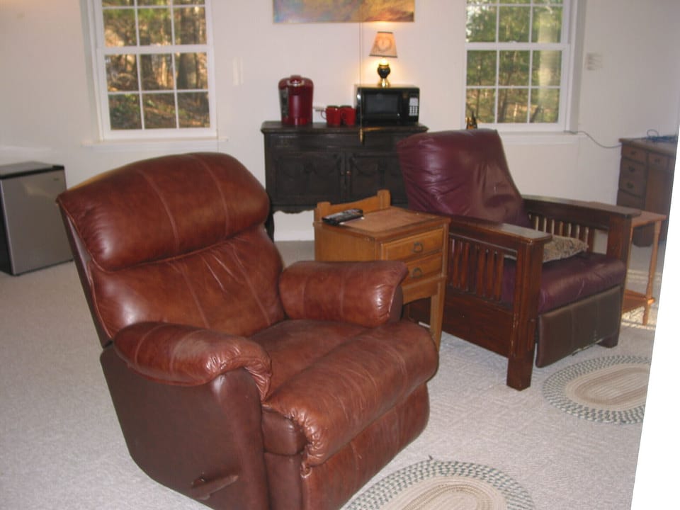 Guest Den  2