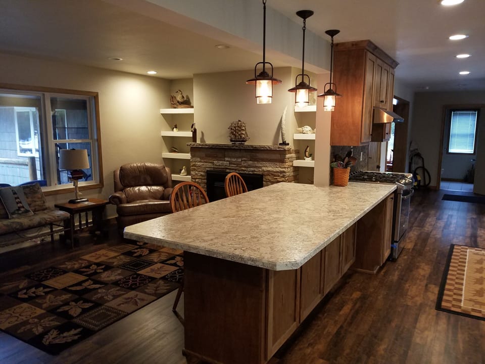 eat in island with fireplace