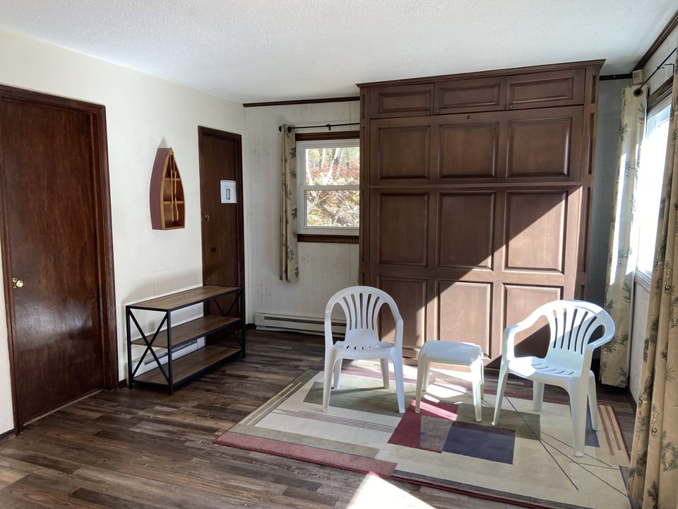 Deck room