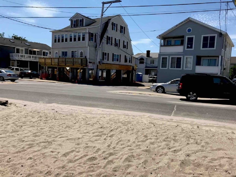 House lifted 2018 with front porch and parking underneath house