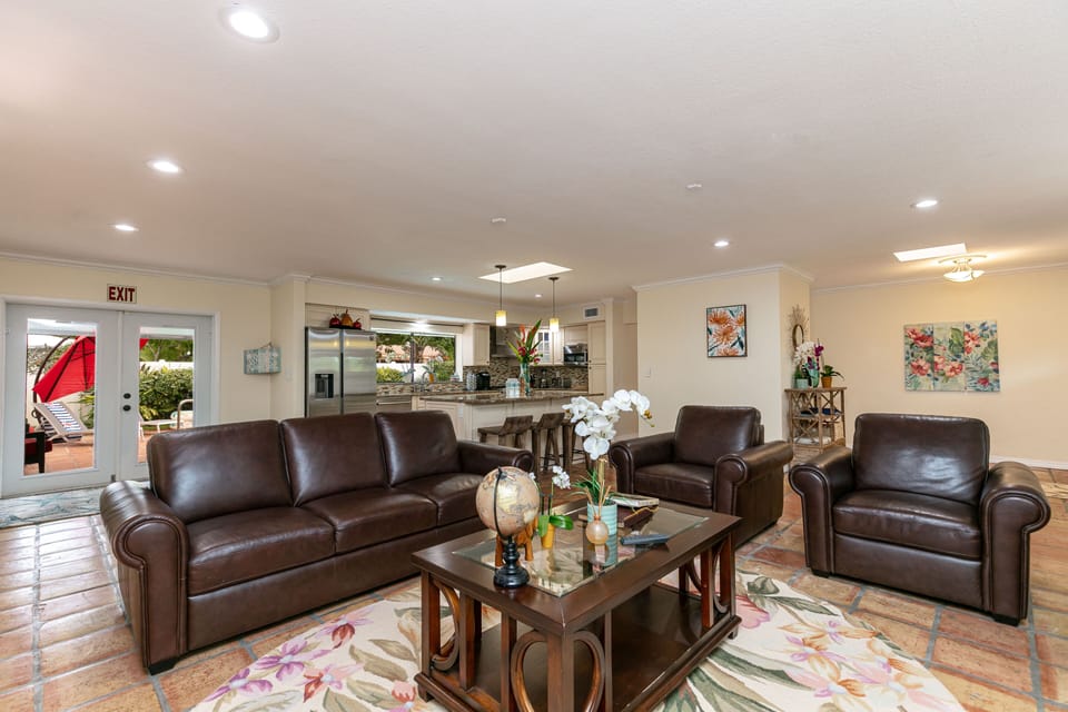 Conversation area. 2 sofas and 2 oversized chairs.