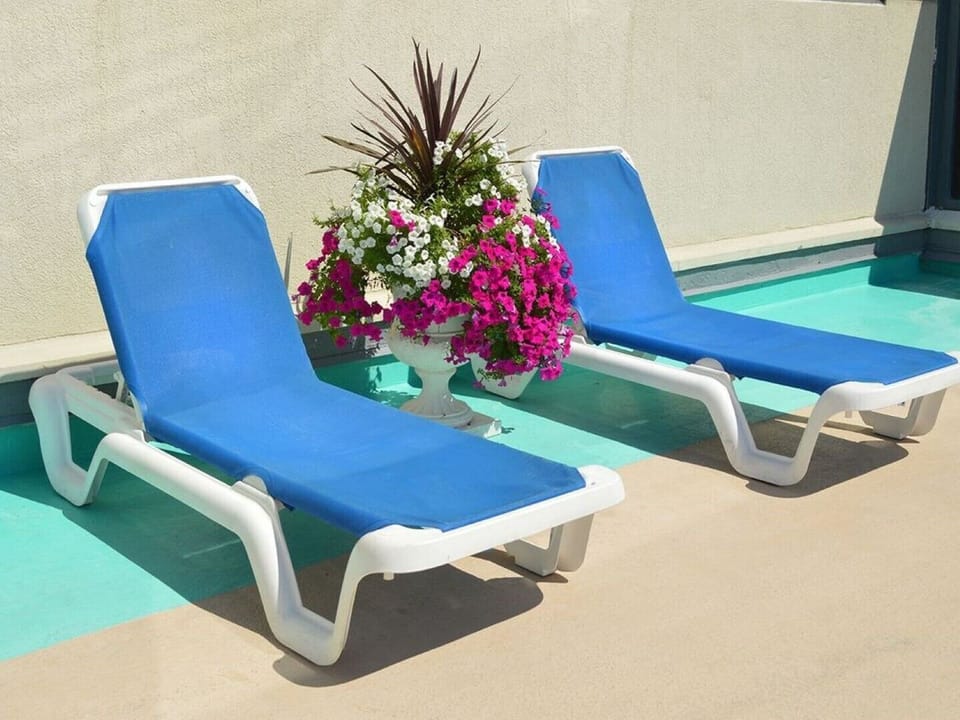 Seasonal Sun Deck