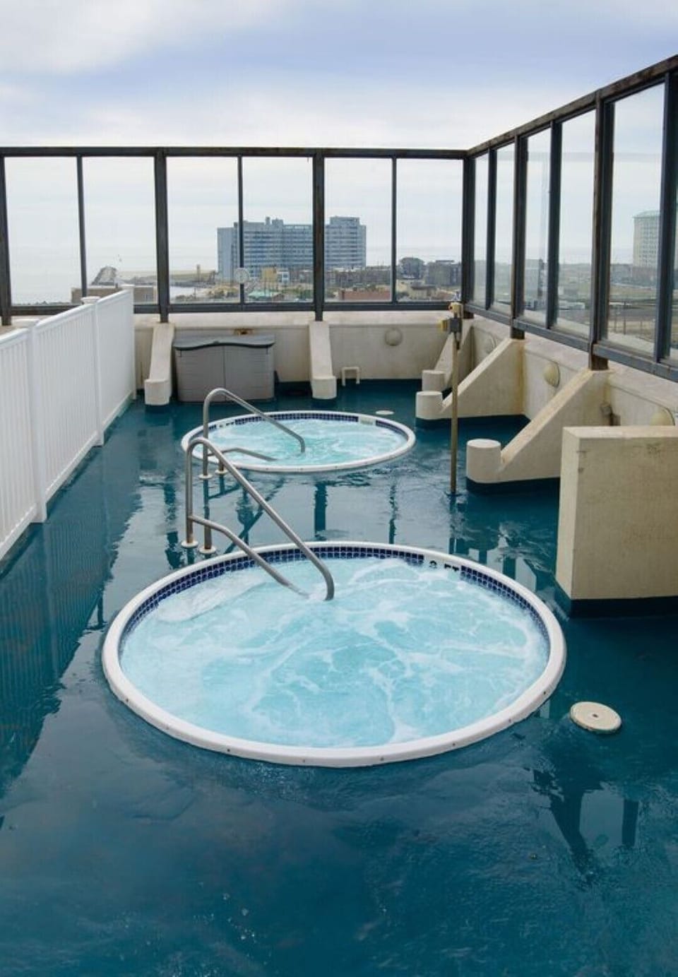 Seasonal Outdoor Hot Tubs