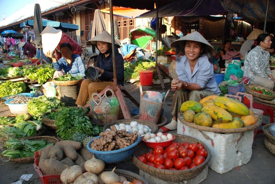 Hoi An market- 3km from the House