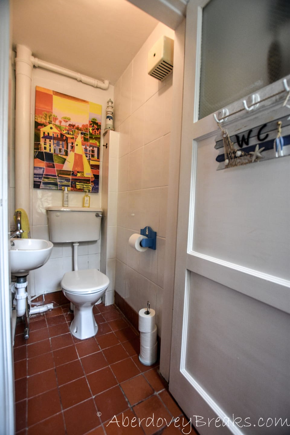 Downstairs Toilet 