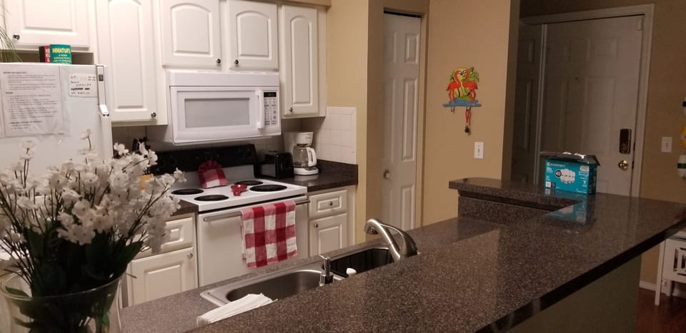 Full complete kitchen