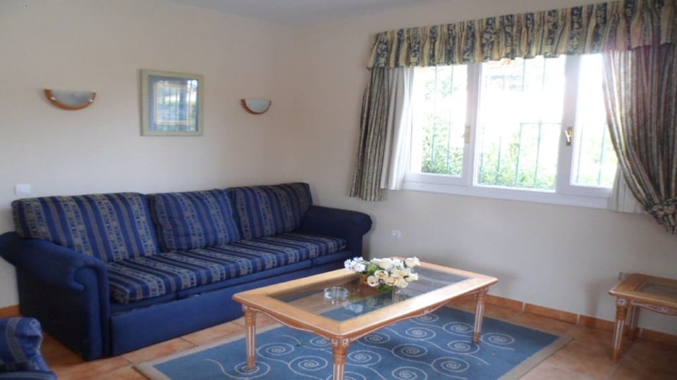 Lounge area with fold out bed