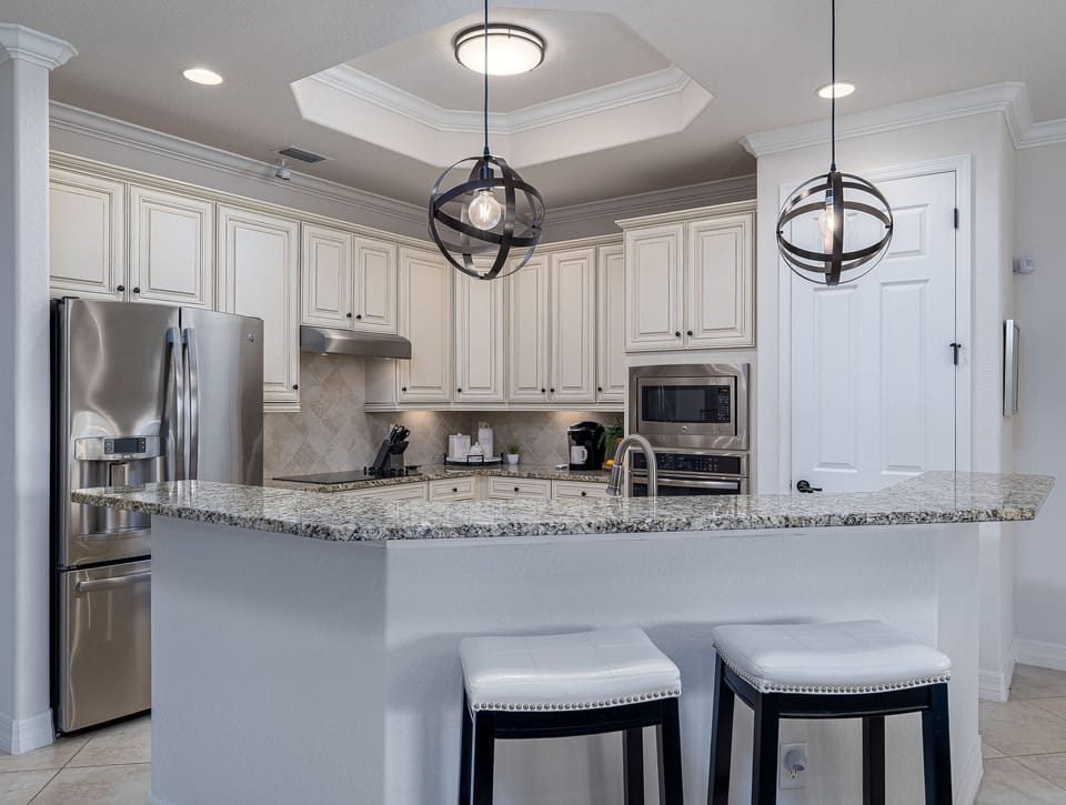 Fully stocked kitchen - everything you need!
