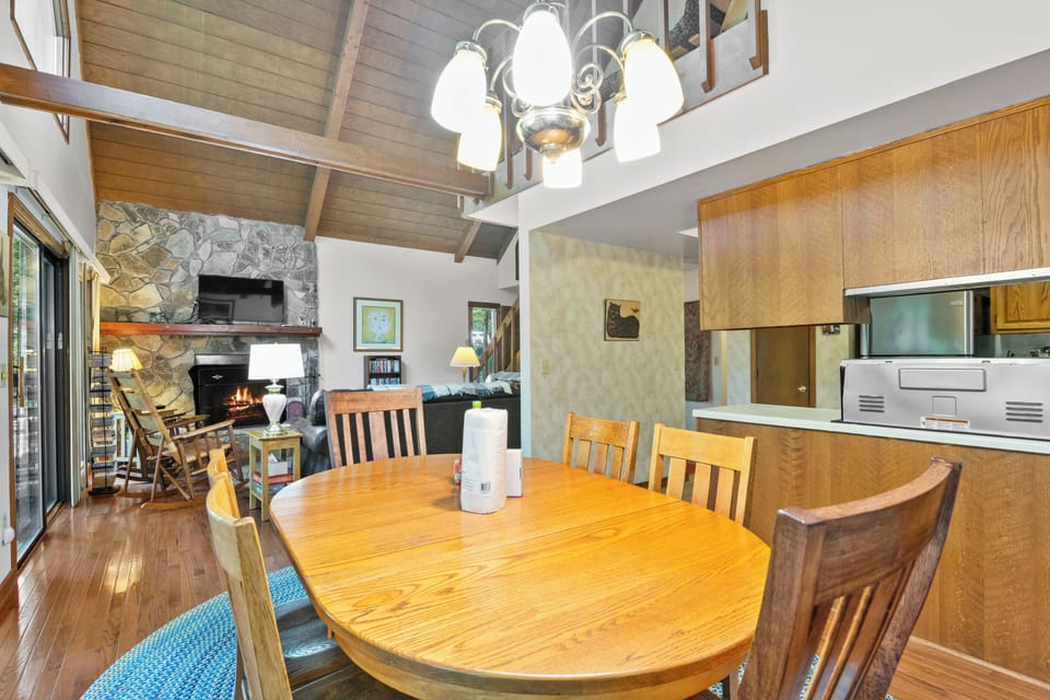 Main Level, Dining Area