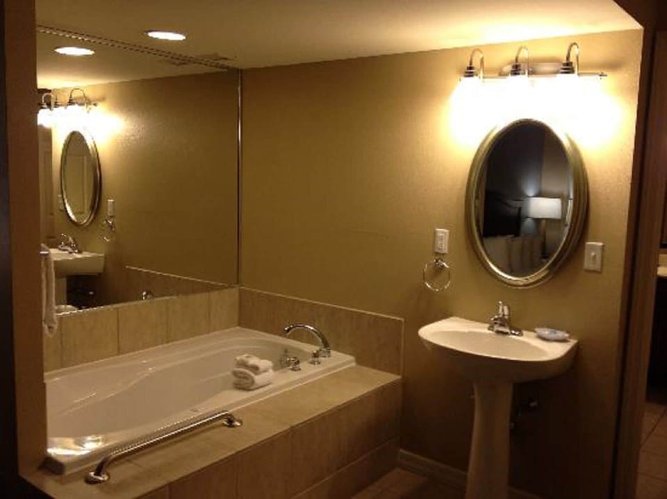 Shared full bath with tub/shower combo
