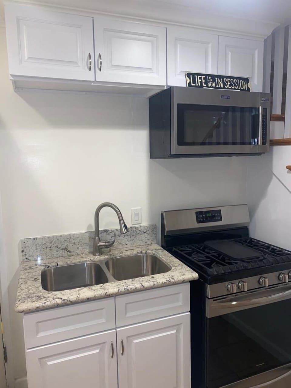 Kitchen (Pic 2)