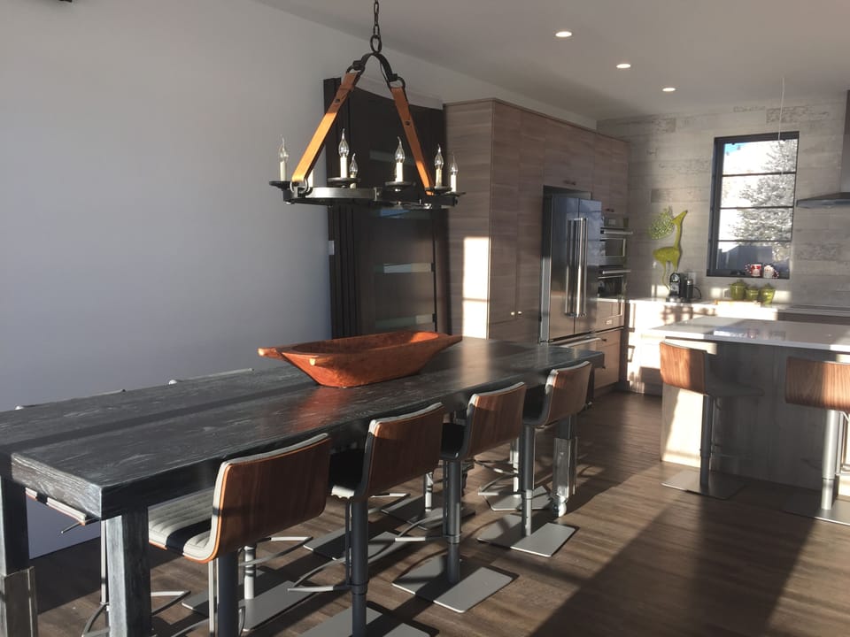 Dining room into Kitchen