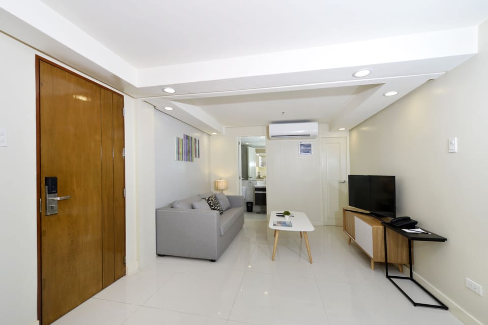 1-BR Penthouse (2 BEDS) w/o Balcony
