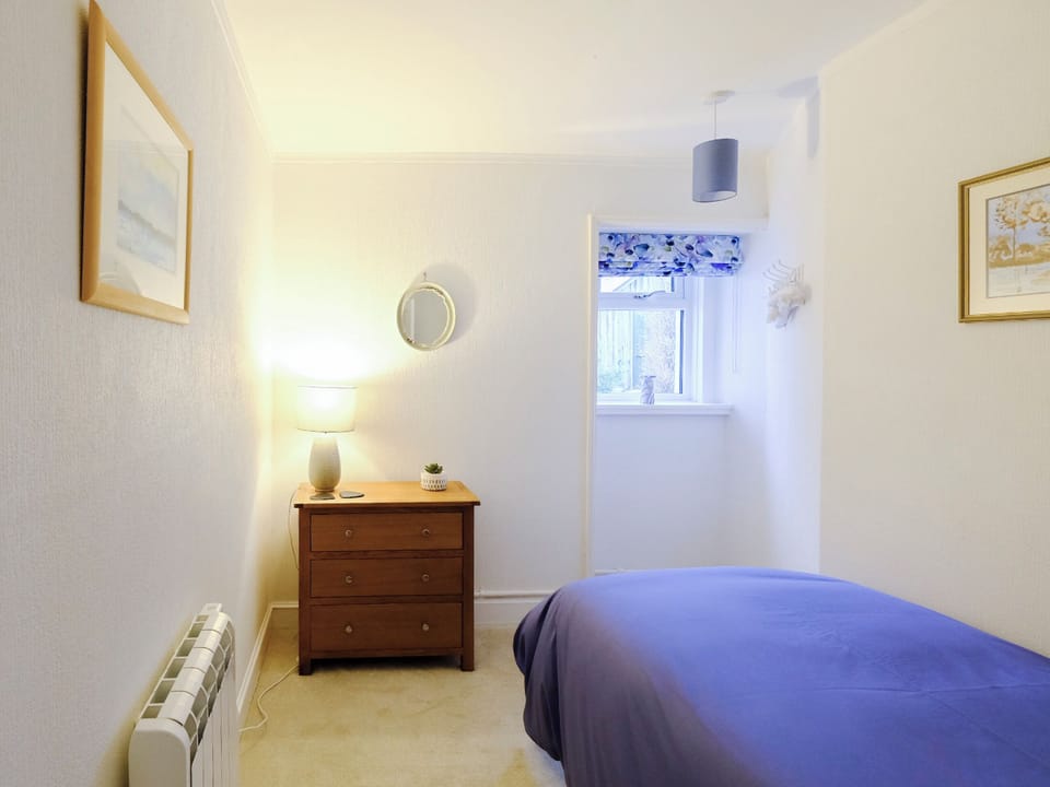 Single bedroom | Fisher&rsquo;s Cottage, Balintore, near Tain