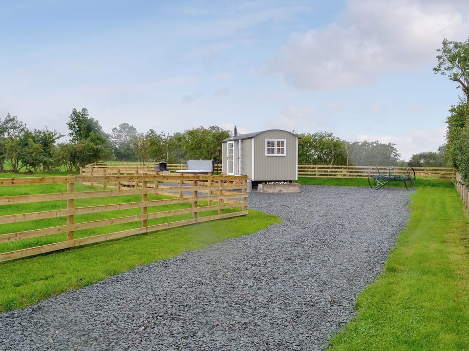 Driveway | Greengill Farm Shepherds Hut - Greengill, Greengill, near Cockermouth