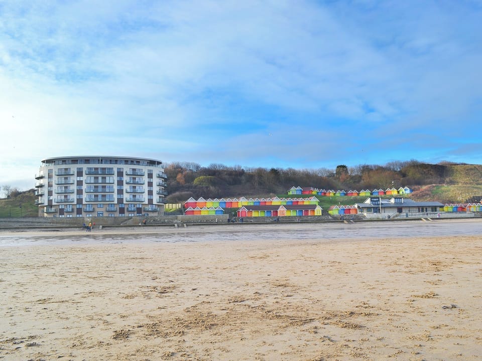 The golden sands of Scarborough&rsquo;s North Bay | North Bay Sands Apartments, Scarborough