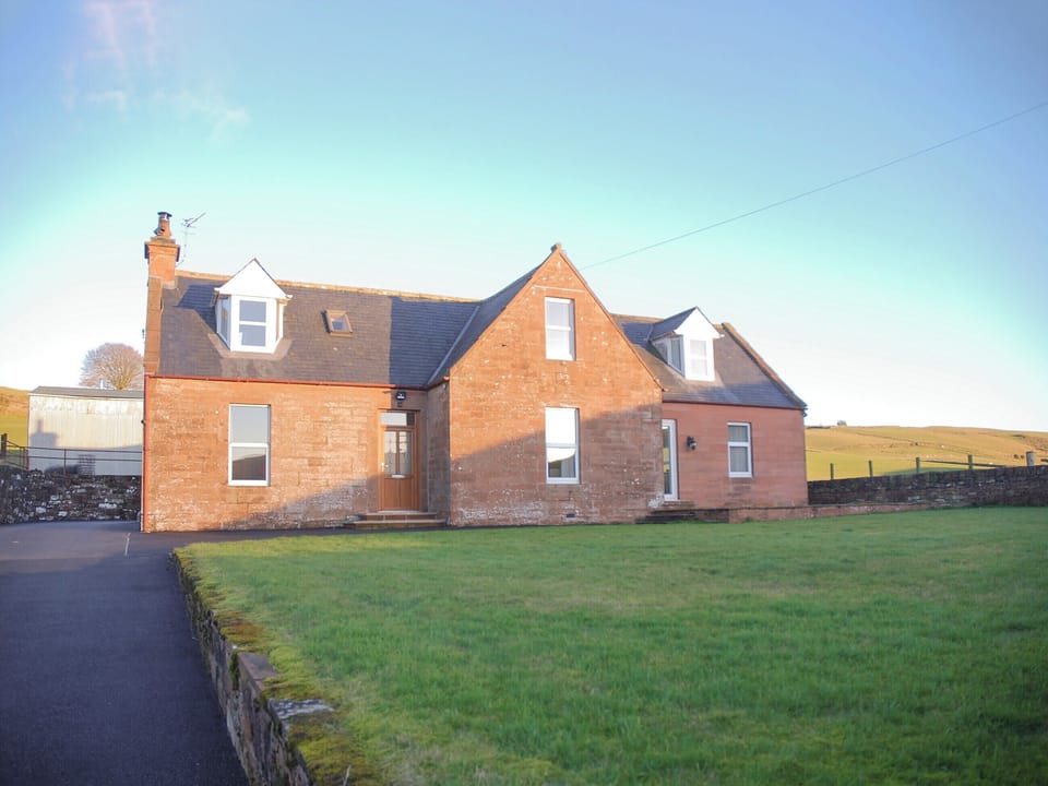Delightful former farmhouse loving converted to a beautiful holiday cottage | Liftingstane Farmhouse - Liftingstane, Closeburn, near Thornhill