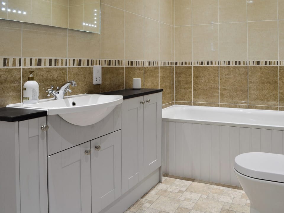 Bathroom | Liftingstane Farmhouse - Liftingstane, Closeburn, near Thornhill