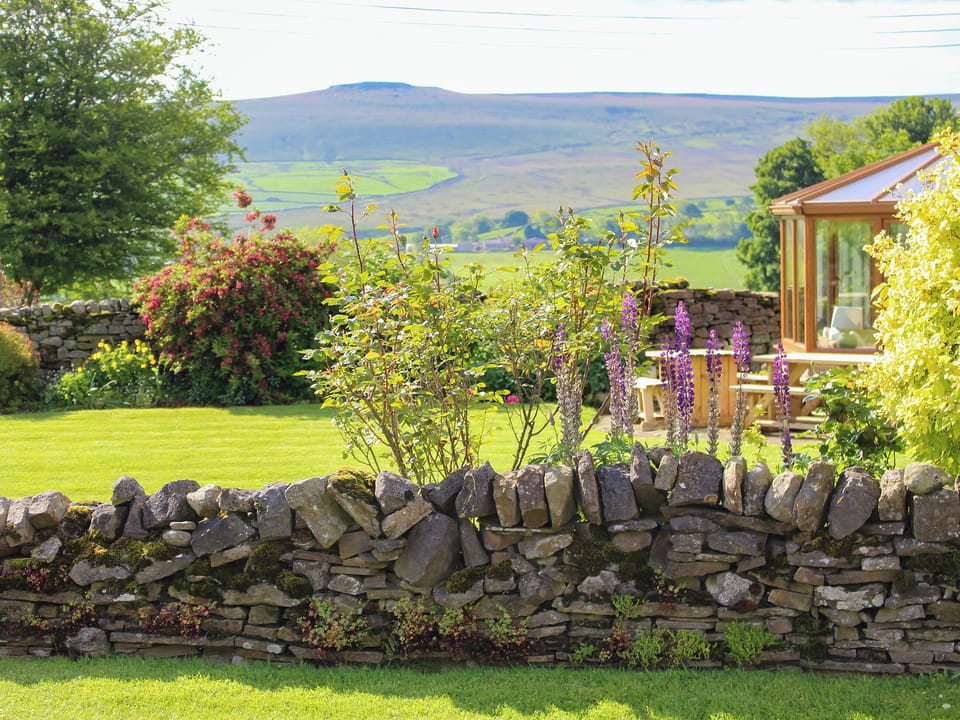 Beautiful lawned garden with fantastic Dales views | Lyndhurst Cottage, Carlton-in-Coverdale, near Leyburn