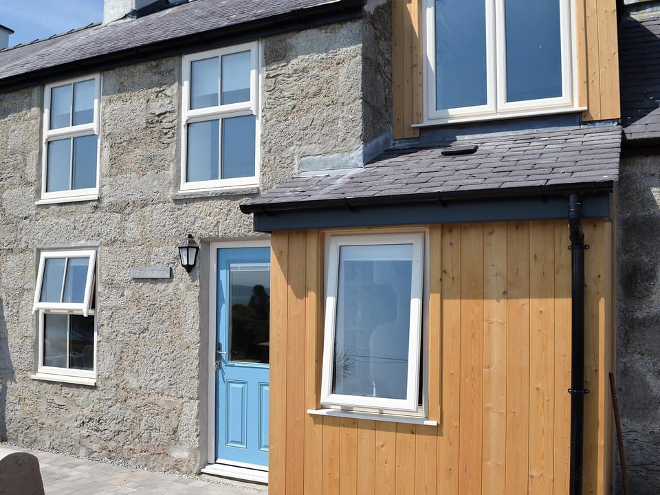 Beautifully restored and appointed seaside cottage | Bryn Awel, Moelfre, near Benllech