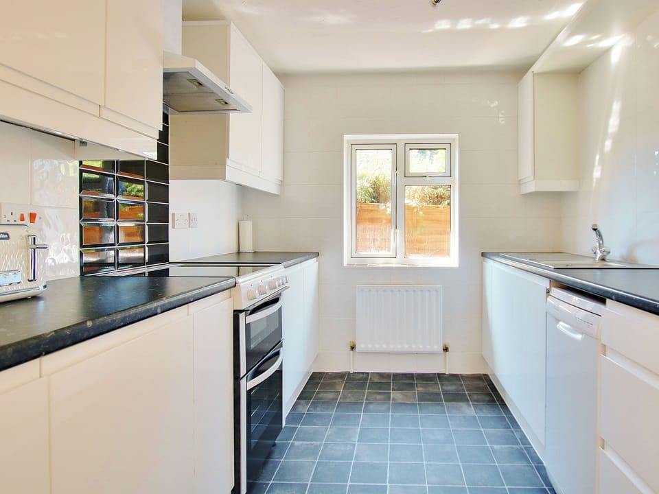 Well-equipped fitted kitchen | Irenic Lodge - Irenic Lodges, Hamble