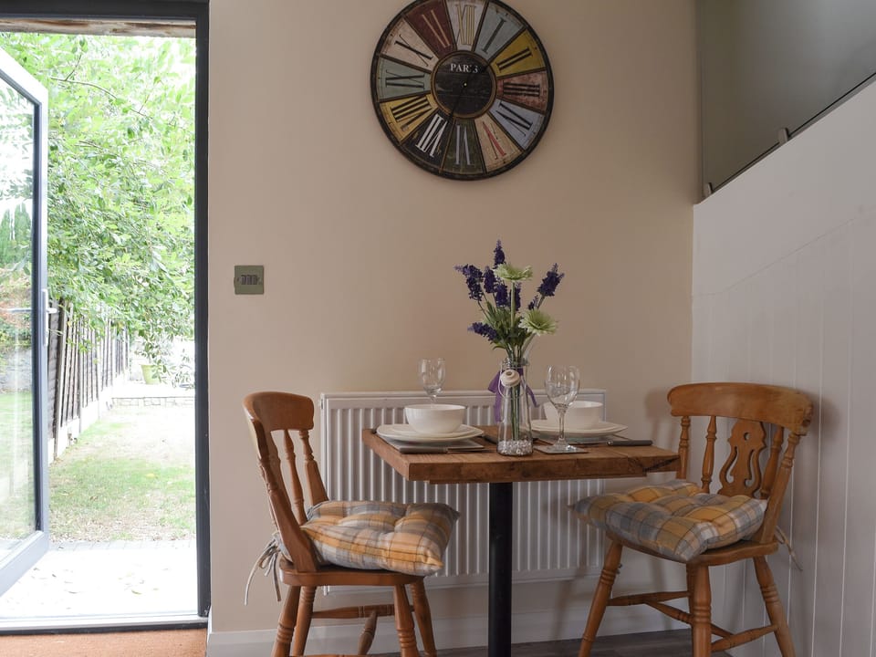 Dining area | The Stable - Townsend Pod and The Stable, Moorlinch, near Bridgwater