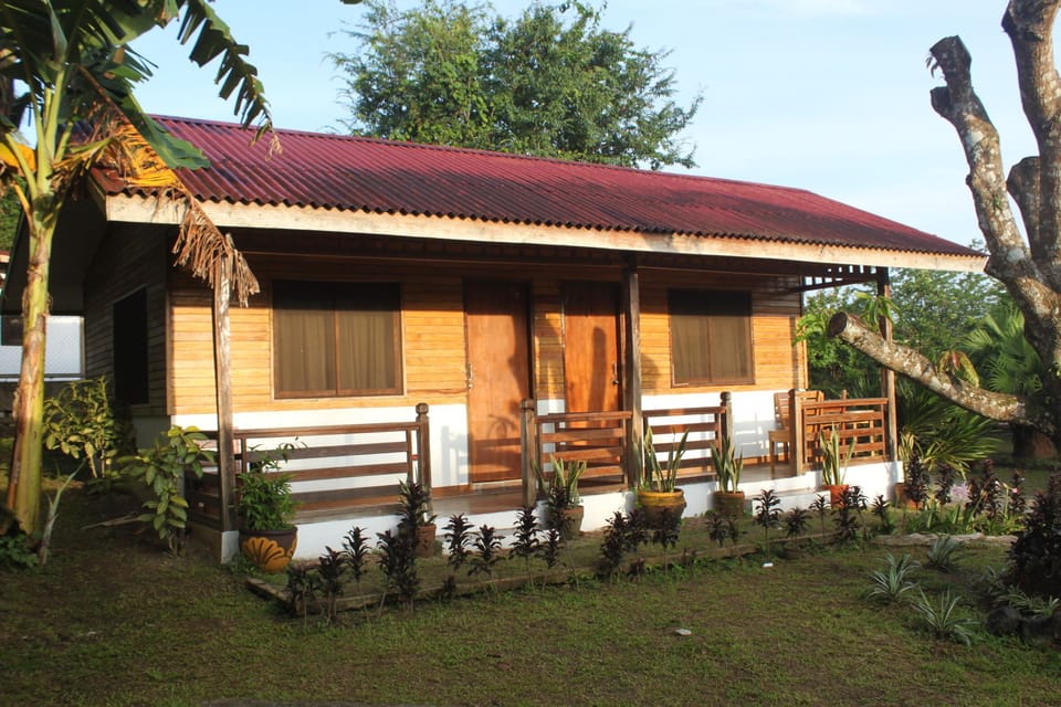 CARASUCHI VILLA GARDEN BUNGALOWS