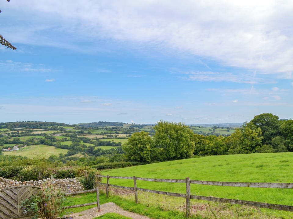 Overlooking Marshwood Vale rolling countryside | The Smithy - Smiths Farm Cottages, Charmouth, near Lyme Regis
