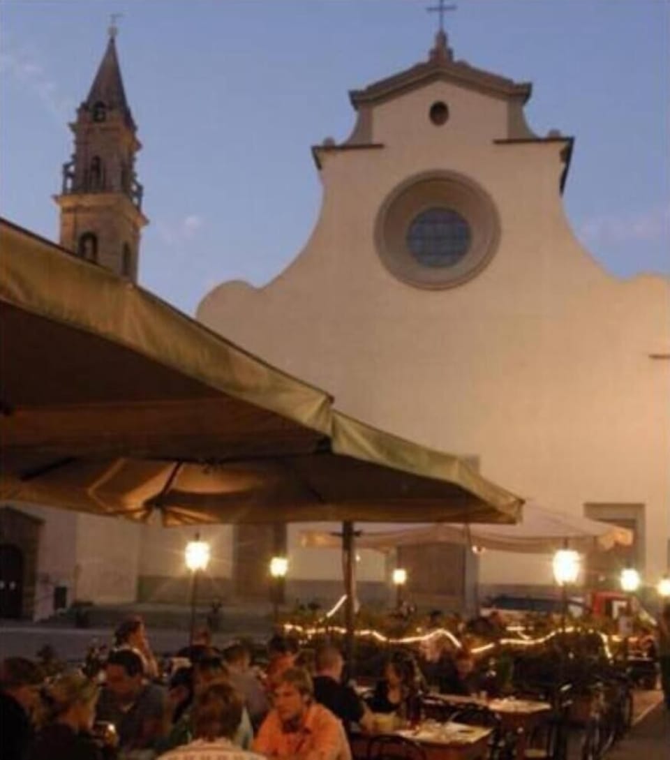 Restaurants and pubs in the characteristic Piazza Santo Spirito