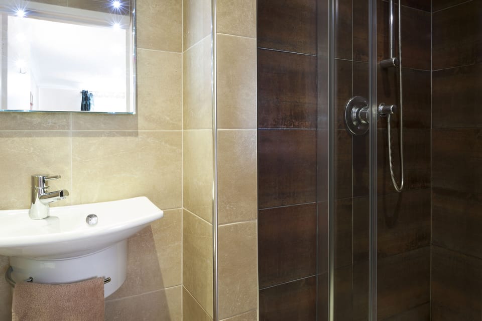 The shower room.
