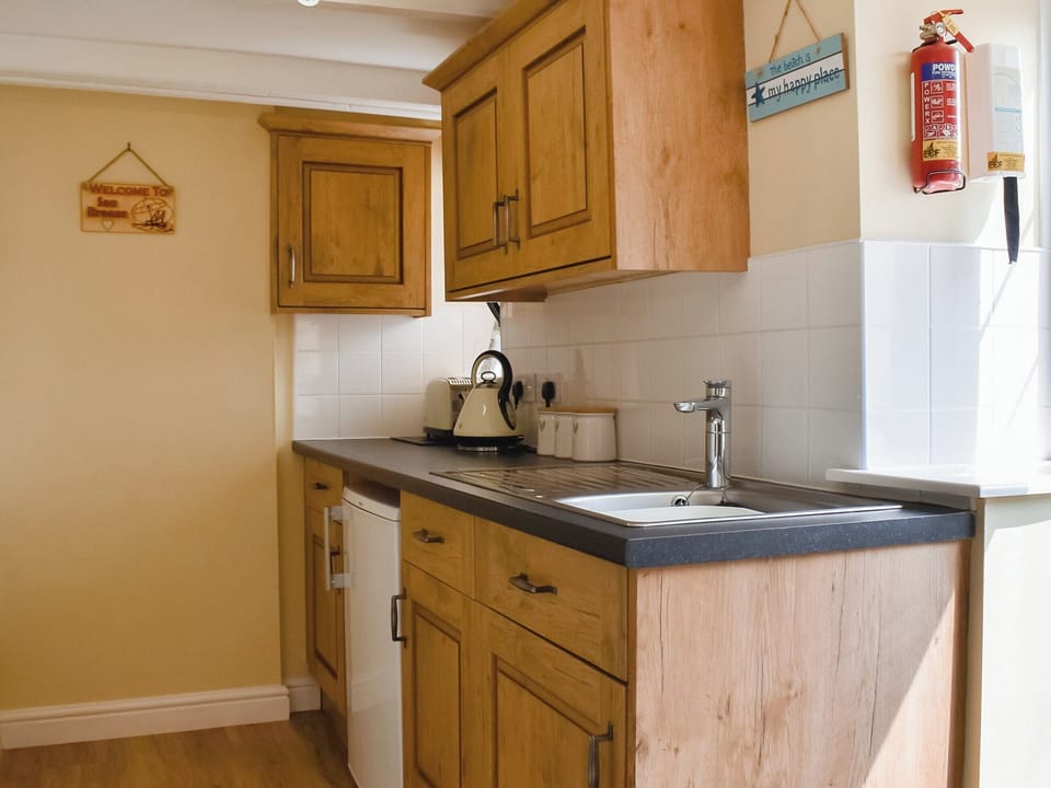 Kitchen | Sea Breeze Cottage, Barmston, near Bridlington
