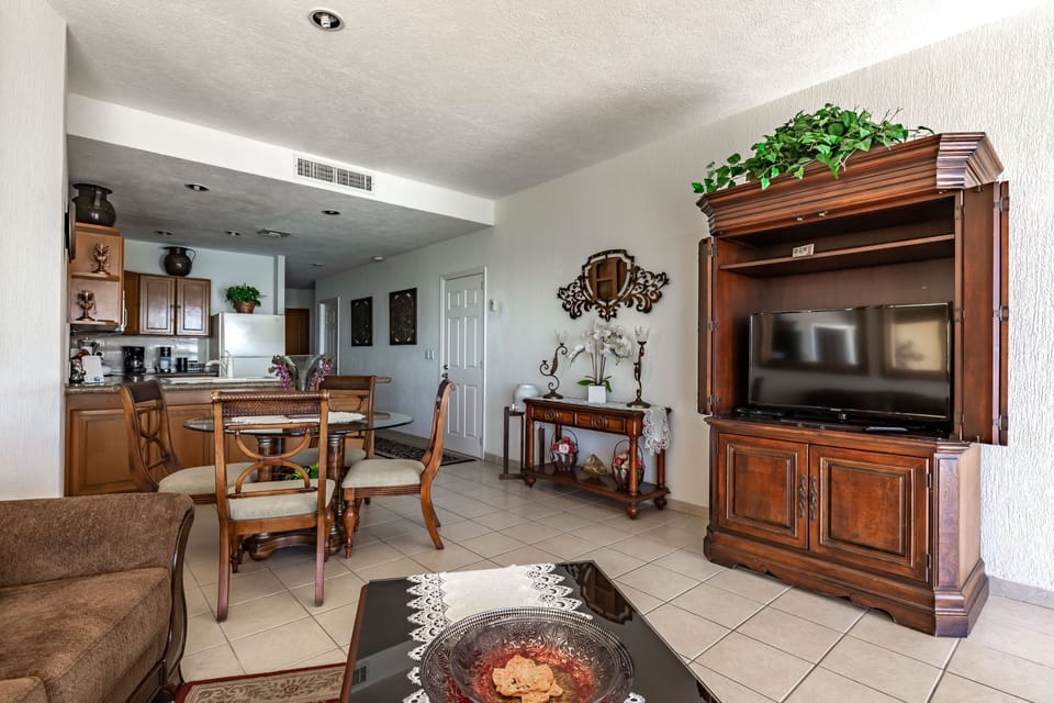 Entertainment center
