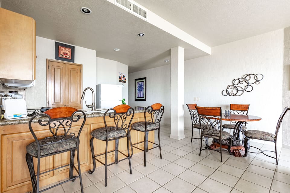 Kitchen Bar