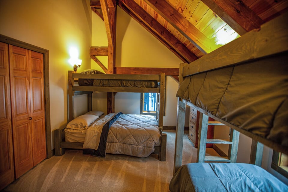 # 6 Bunkroom 2 Bunk beds( 1 queen) with a shared bathroom with bunkroom # 5