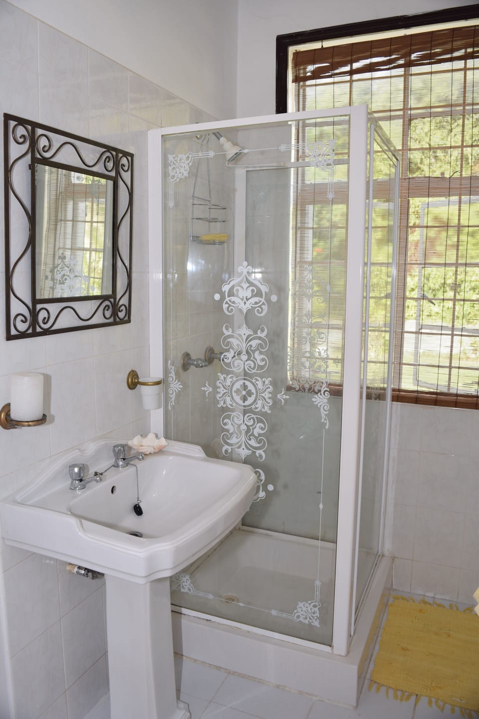 The Pearl Bathroom