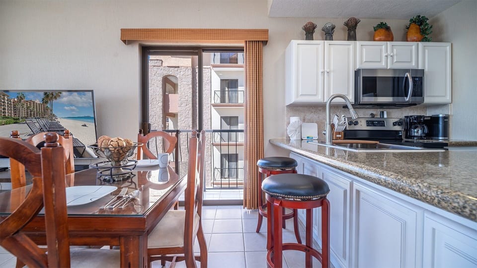 Remodeled Kitchen (all stainless appliances)  Kurig, Mr. Coffee, blender, toaster, pans & pans)