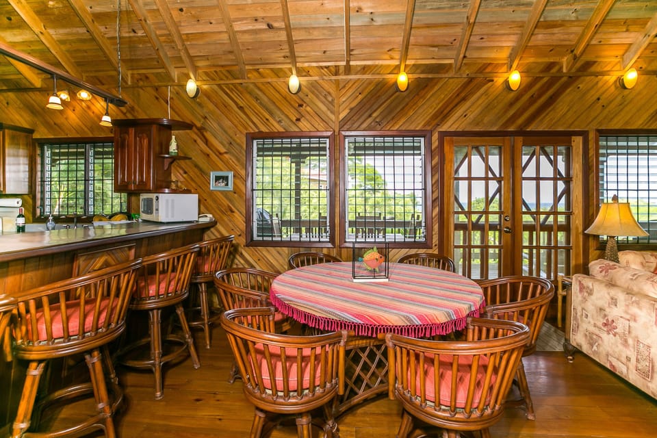 Casa Dining Area
Photos: Alex Rentzis - SpartaPhoto’ 