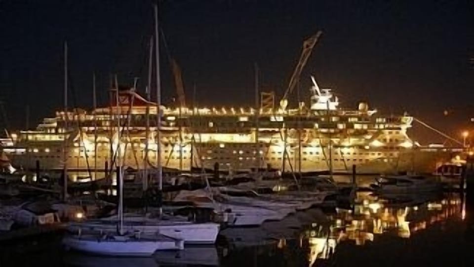 Falmouth Inner Harbour at Night - Romantic !