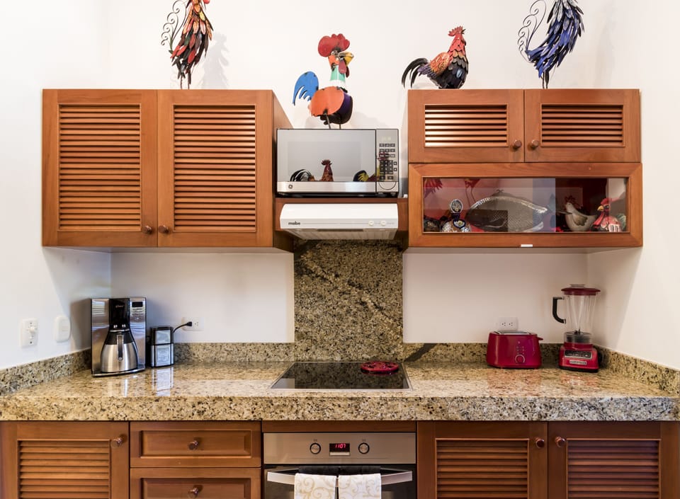 Kitchen Area, fully equipped.