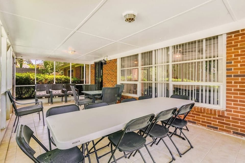 "Beautiful home with an amazing yard"
"Great hospitality and so spacious for a group, shared so many times on the wonderful spacious screen in patio."
