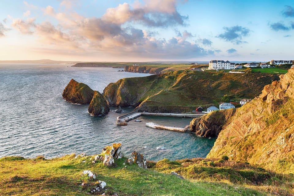 Clifftops on the South West Coast Path overlooking Mullion Cove