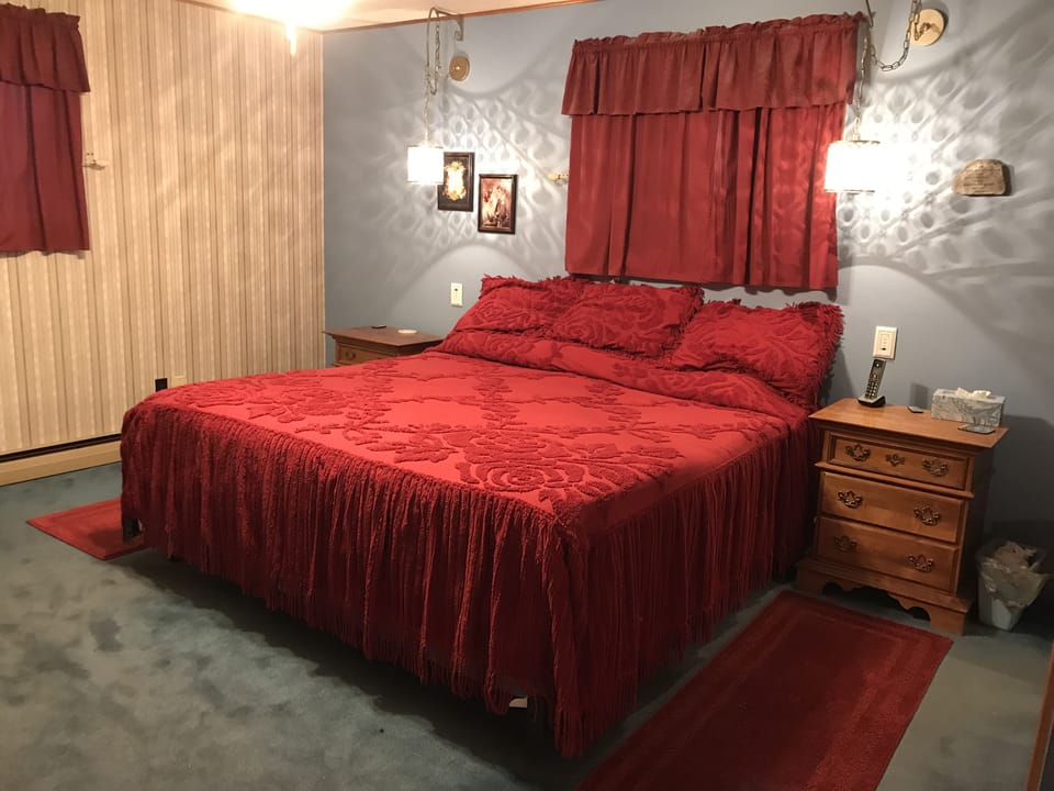 Royalty Suite King Bed