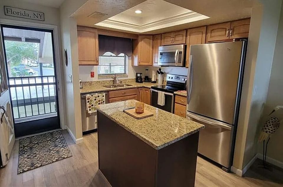 spacious  and bright kitchen 