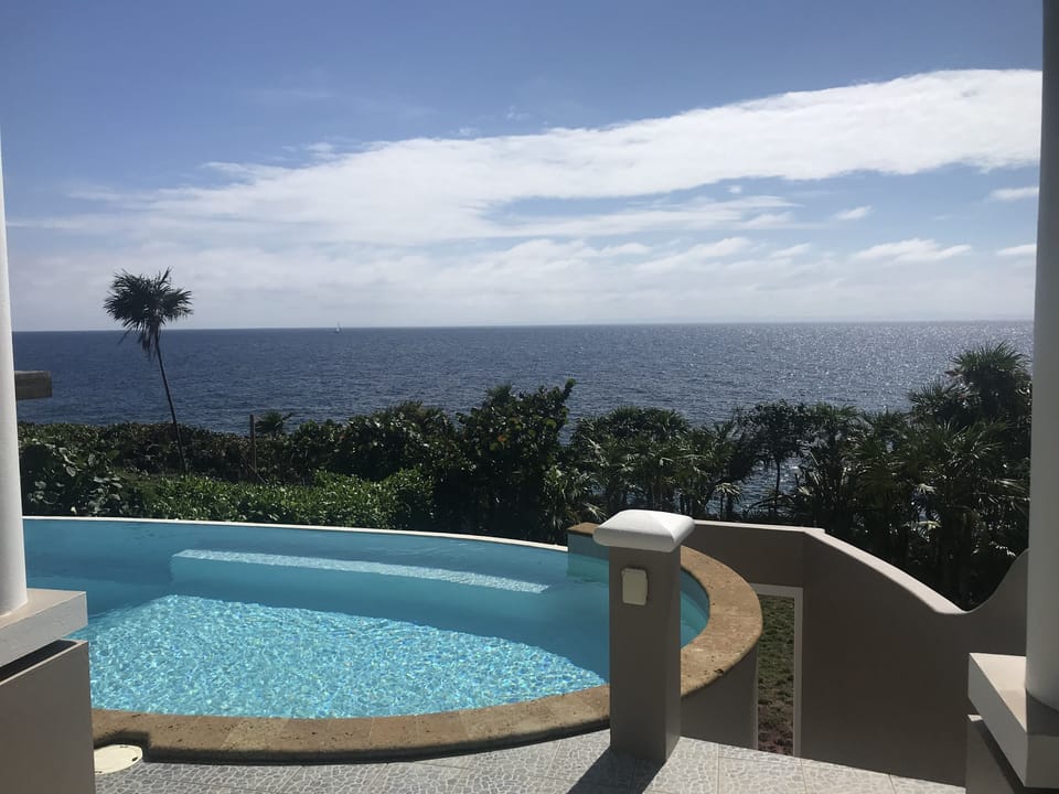 Ocean view from main floor pool deck