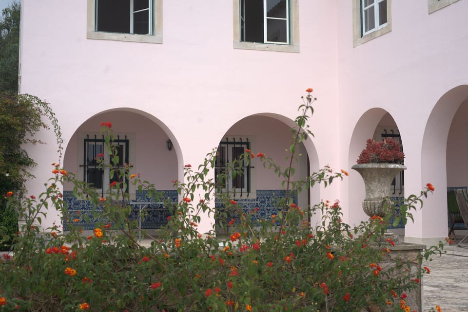 Inner courtyard with table tennis