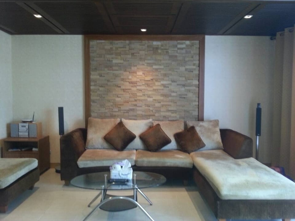 #322 Lagoon condo 2BR/pool view