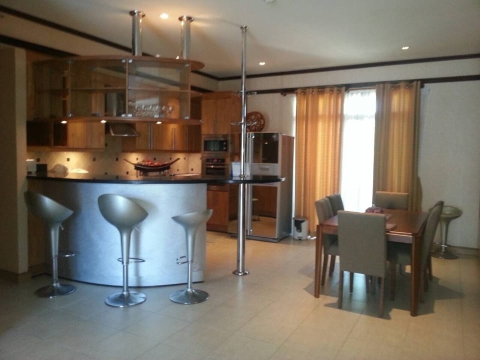 #322 Lagoon condo 2BR/pool view
