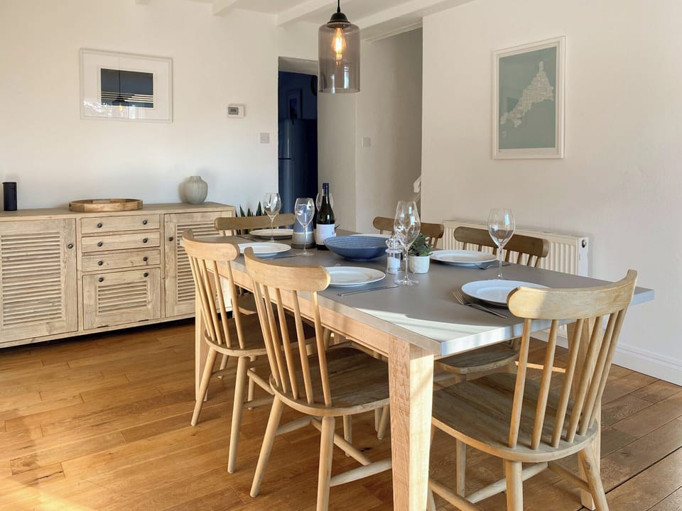 Spacious dining area | Barn Cottage, St Mawgan