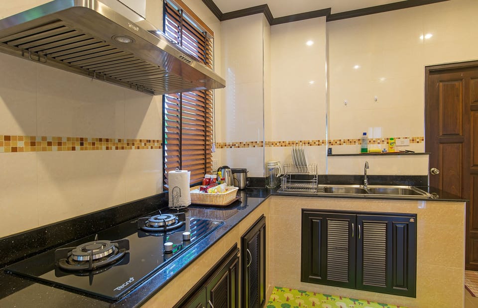 Baan Ari, 12 Person Private Villa